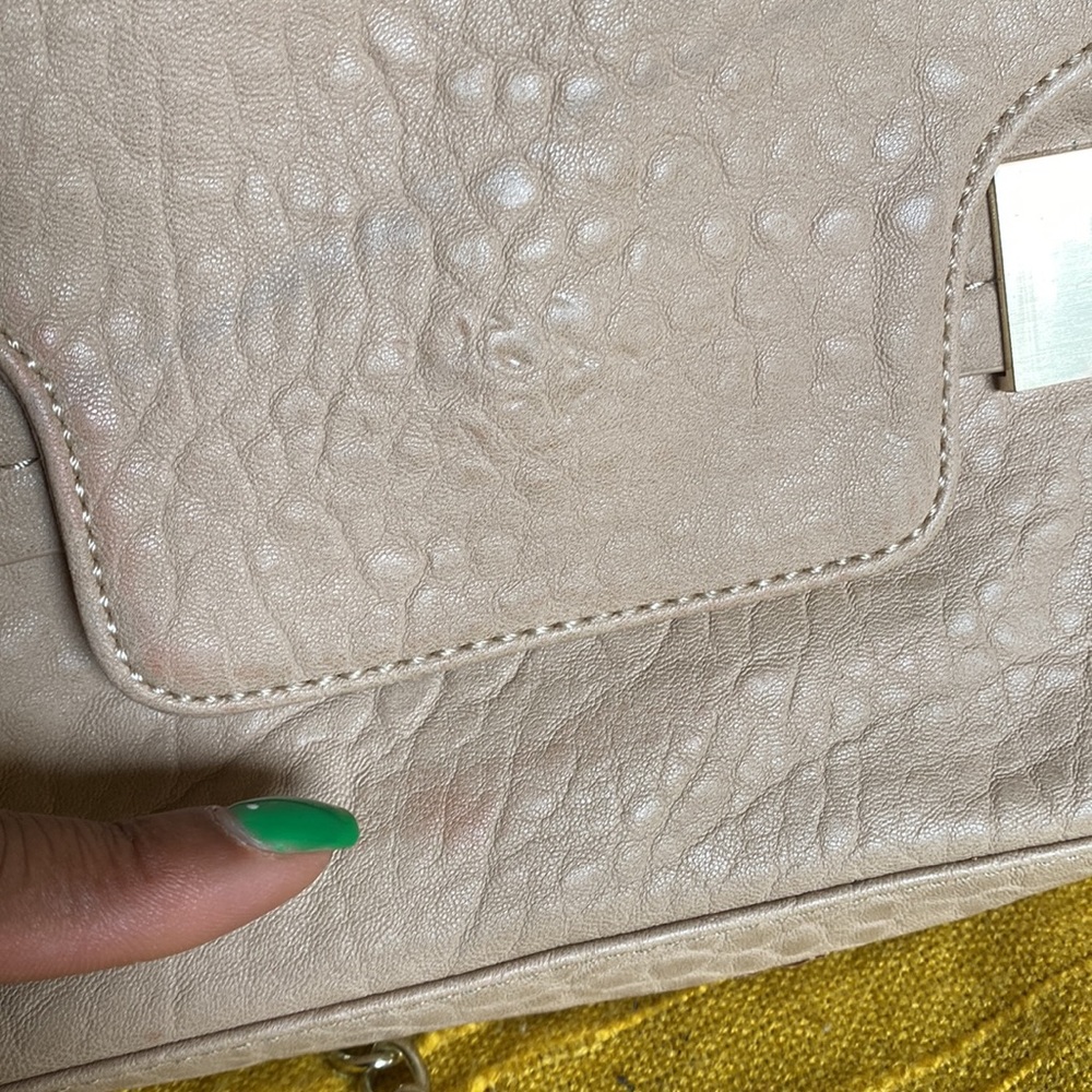 Classy Crossbody! - image 7